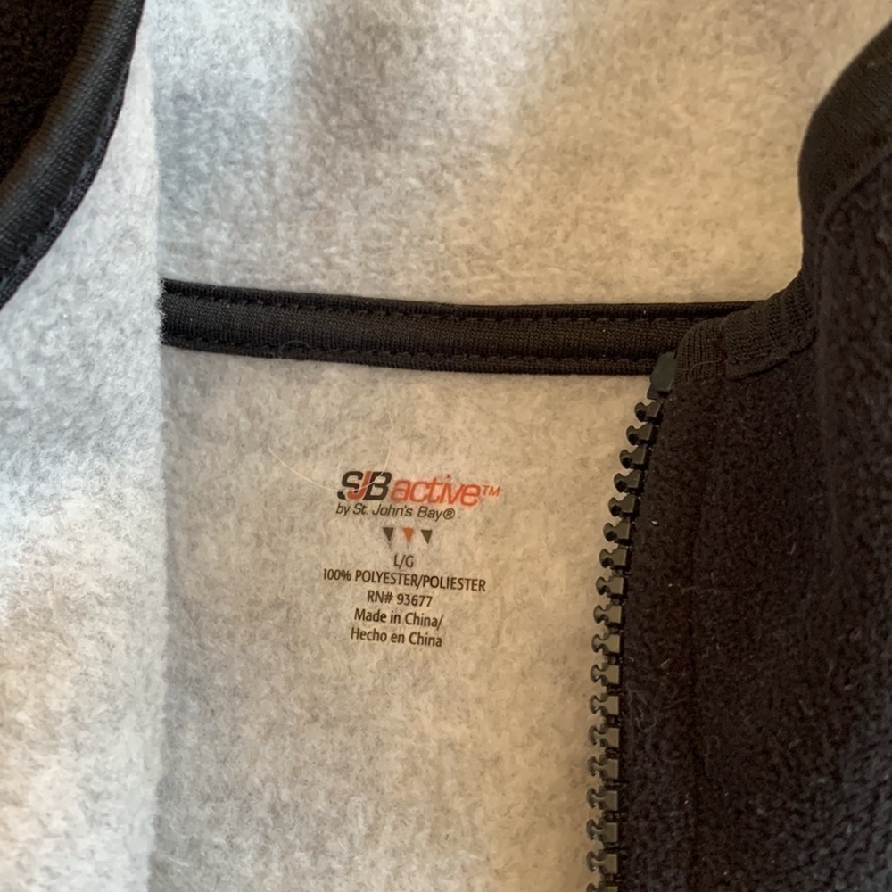 🍃 SJB Active Fleece Vest Size Large Black and Gray EUC - Picture 2 of 4